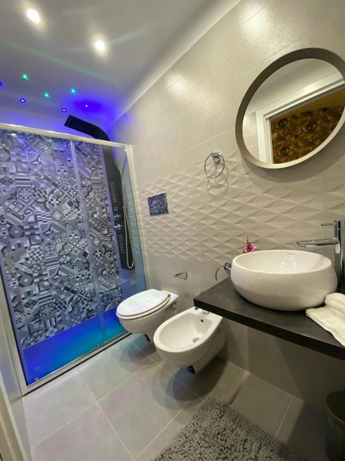 나폴리 Domus Leone Tre B&B 외부 사진